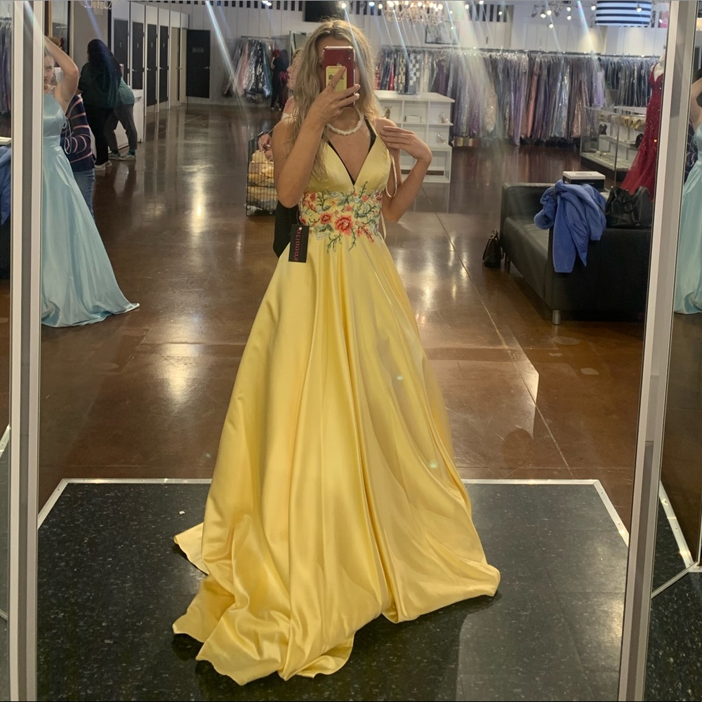 sherri hill prom dress